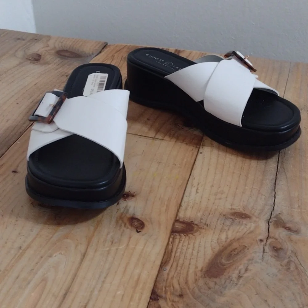 Chinese Laundry Clarke Casual Smooth Sandal in Bone Size 10 NWT